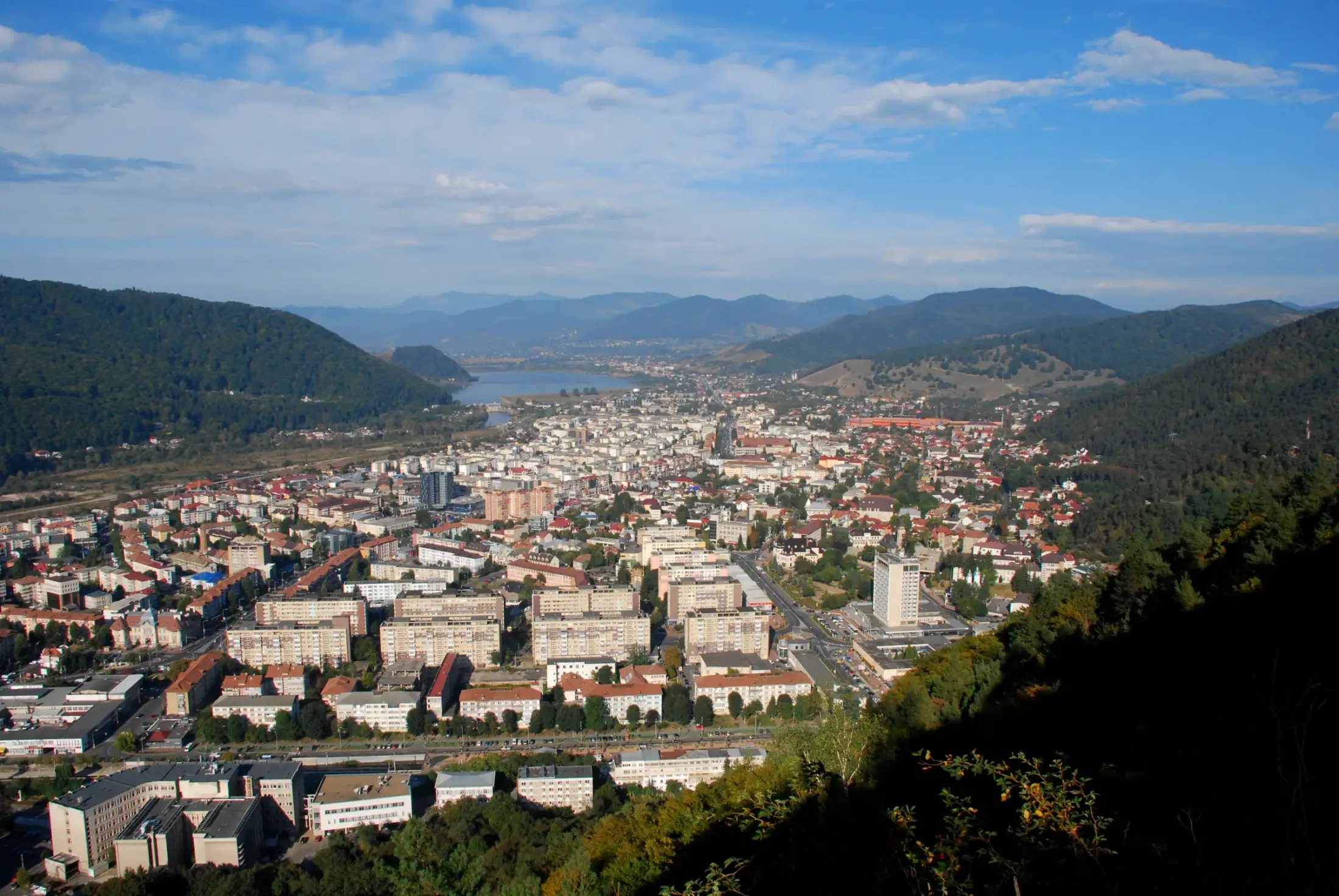 Piatra-Neamț and the Bistrița valley seen from Cozla